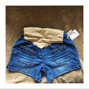 Jessica Simpson maternity shorts